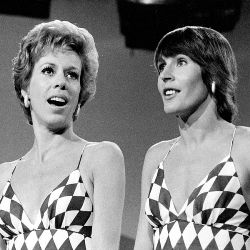 Carol Burnett and Helen Reddy 1973